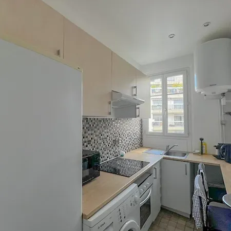 In Elegant And Charming 3-bedroom Near Bois De Vincennes * Parigi