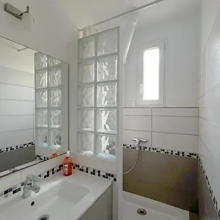 In Elegant And Charming 3-bedroom Near Bois De Vincennes * Parigi